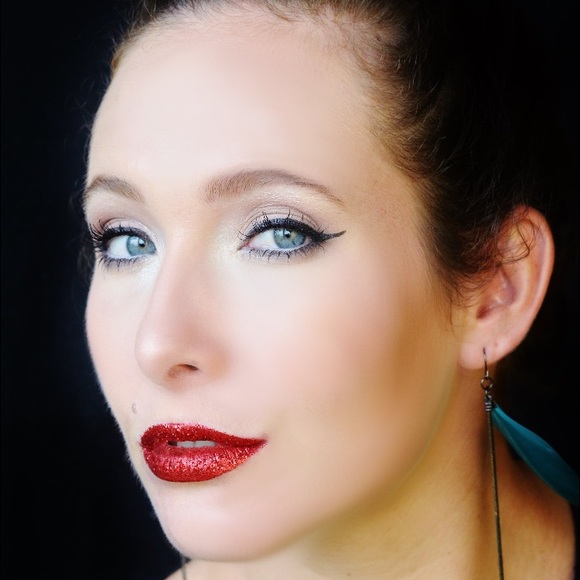 Meet your Posher, Caroline - Picture 2 of 3